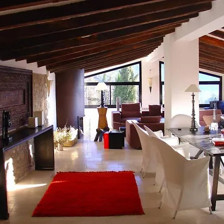 Holiday home Can Serola Sales de Llierca
