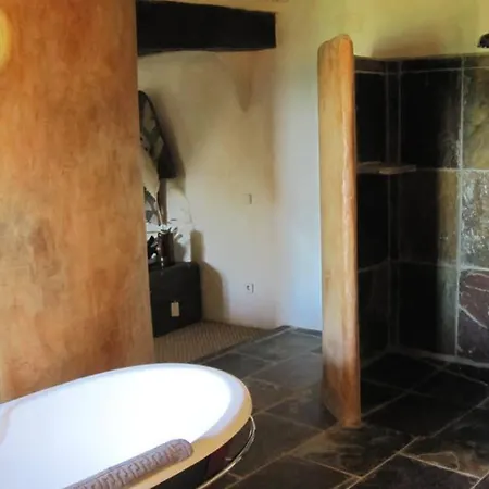 Holiday home Can Serola Sales de Llierca