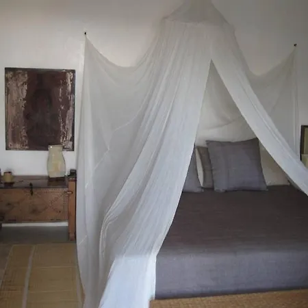 Holiday home Can Serola Sales de Llierca
